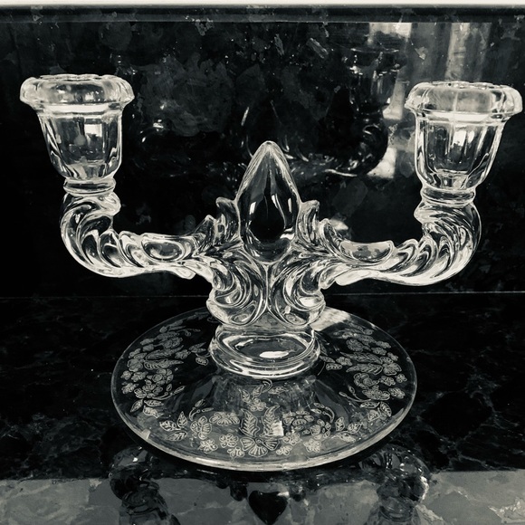 New Martinsville Glass Teardrop Double Candle Holder Meadow Wreath Etched Base - Picture 1 of 5
